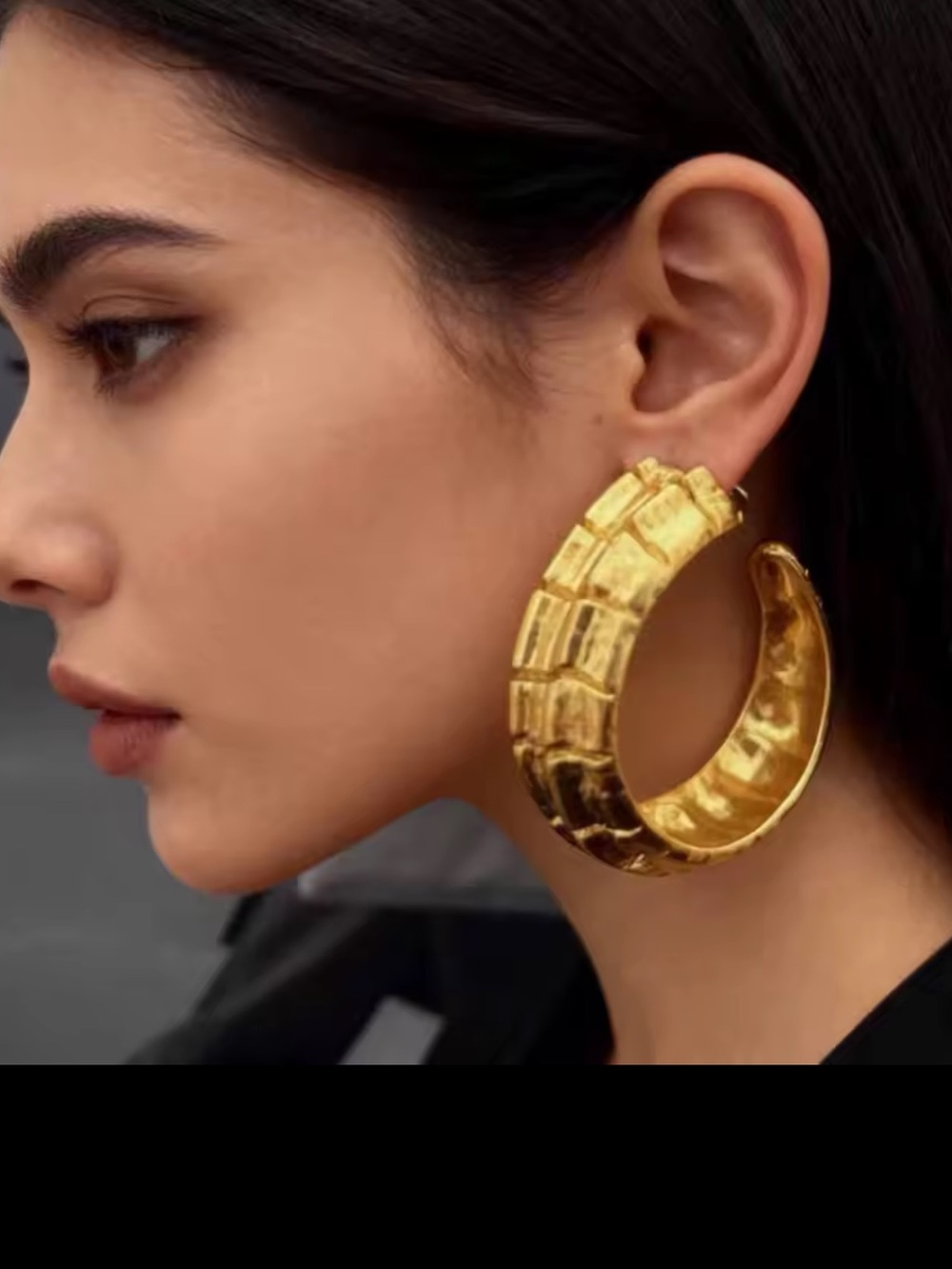 Vintage Gold Chunky Textured Hoop Earrings - Women Jewelry